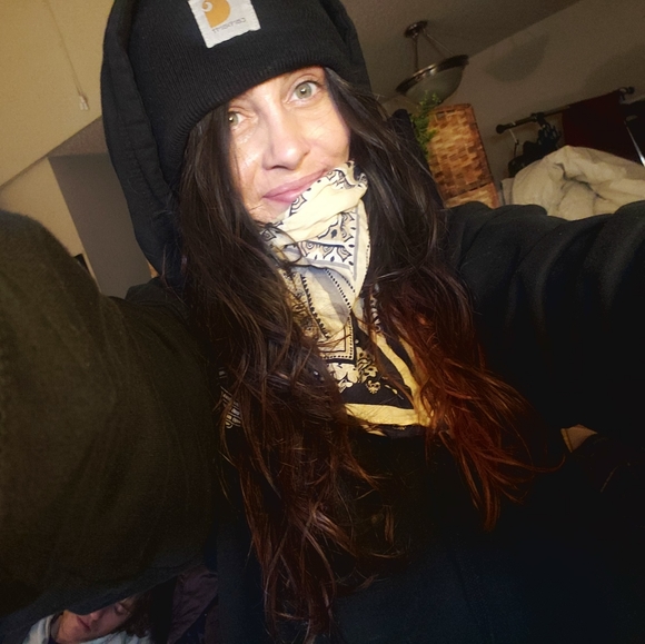 Meet your Posher, Steph - Picture 3 of 4